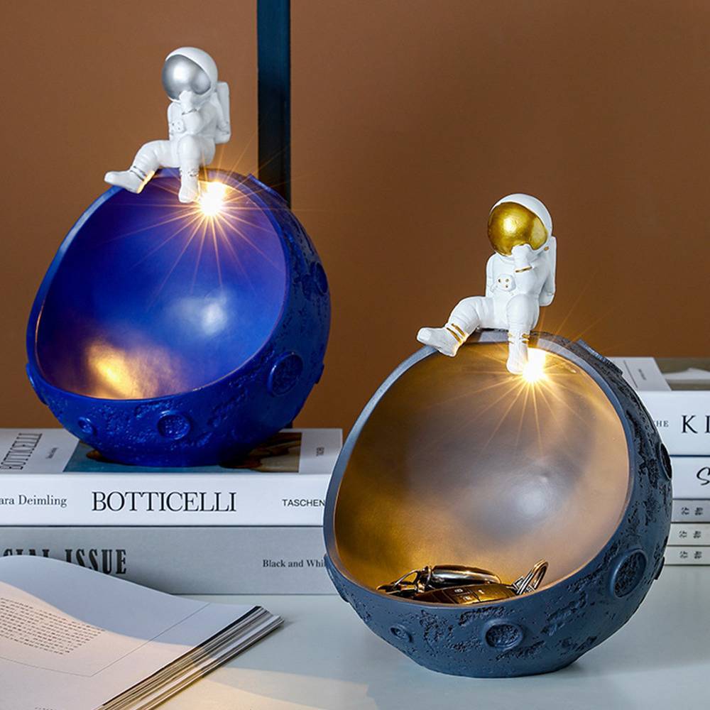 Modern Minimalist Creative Spaceman Key Storage