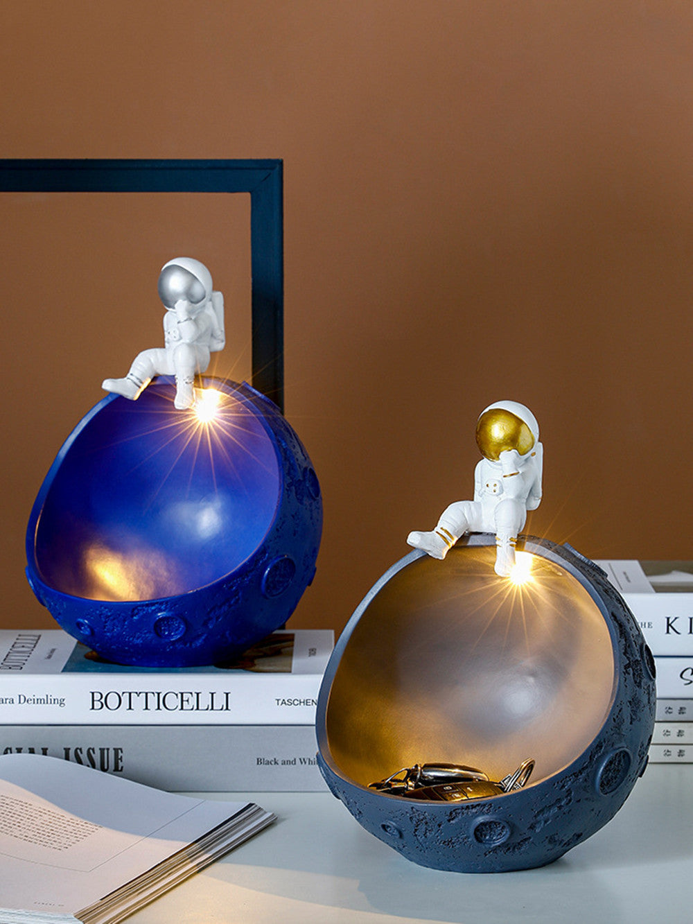 Modern Minimalist Creative Spaceman Key Storage